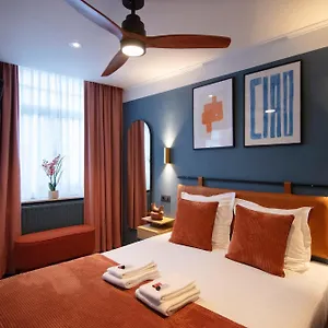 2* Hotel Gillis Eight By Romy&travis